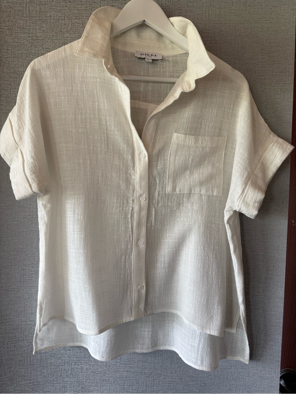 Gilli White Linen Lightweight Button-Up Top